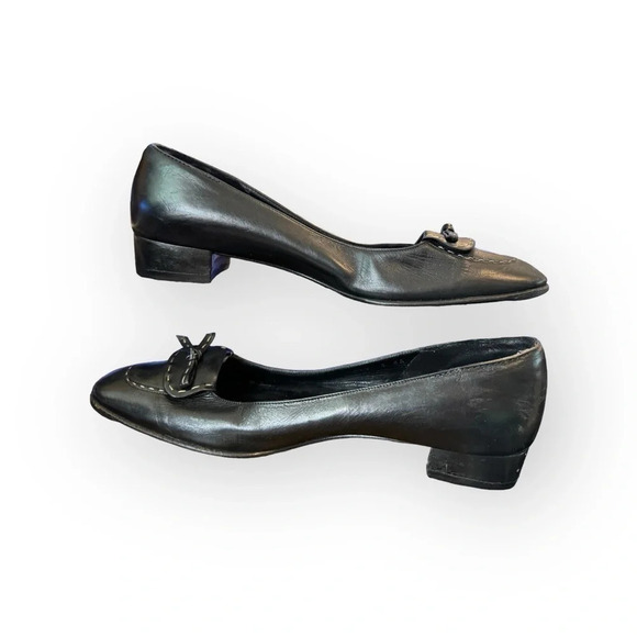 Salvatore Ferragamo Boutique Black Leather Loafers (Sz 8)